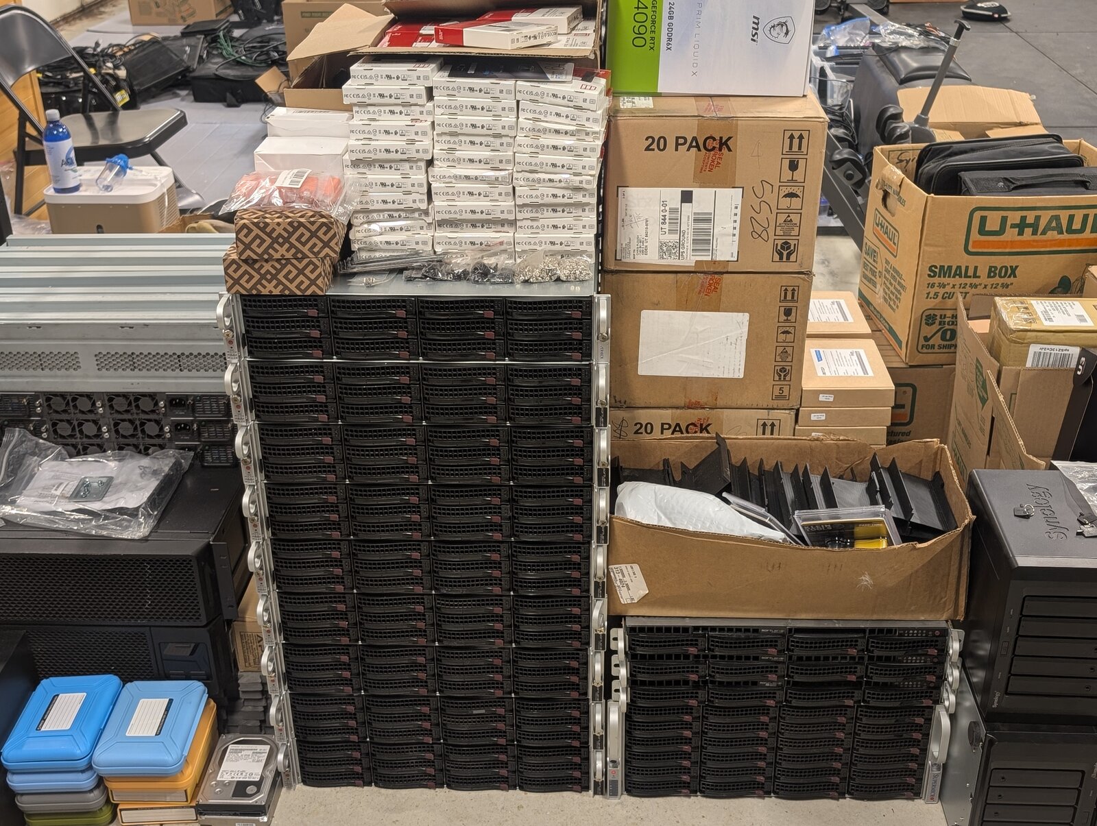 Hardware waiting - storage chassis stacked